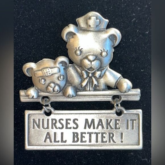 JJ Pewter Brooch Pin Nurses Make It All Better Teddy Bears Nurse Jonette Jewelry - Picture 1 of 3